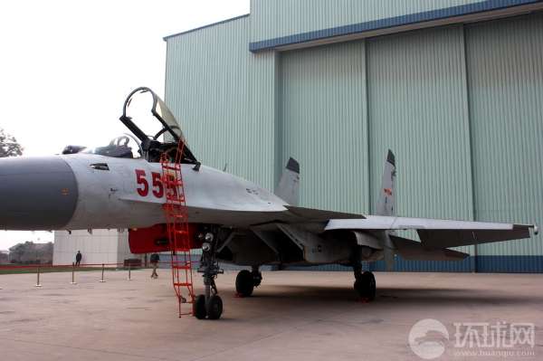 殲15戰(zhàn)斗機(jī)涂裝，探索中國(guó)空軍新一代艦載戰(zhàn)斗機(jī)的獨(dú)特魅力，中國(guó)新一代艦載戰(zhàn)斗機(jī)殲-15戰(zhàn)斗機(jī)的獨(dú)特涂裝魅力探索
