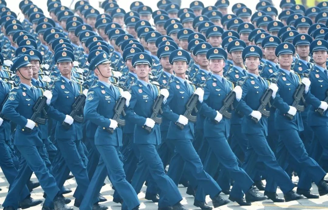 空軍閱兵方陣，展現(xiàn)空中力量的榮耀與輝煌，空軍閱兵方陣，空中力量的榮耀與輝煌展示
