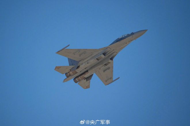 殲-16戰(zhàn)斗機(jī)攜帶鷹擊-12導(dǎo)彈的能力分析，殲-16戰(zhàn)斗機(jī)搭載鷹擊-12導(dǎo)彈的能力解析