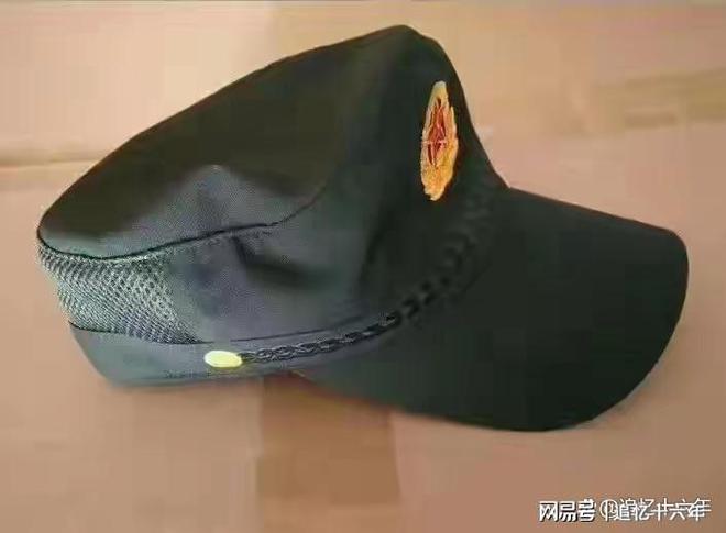 解放軍新式軍帽，展現(xiàn)新時(shí)代風(fēng)采與戰(zhàn)斗力，解放軍新式軍帽展現(xiàn)新時(shí)代風(fēng)采與戰(zhàn)斗力提升